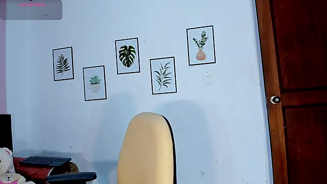 KimTaylorW online show from 04-07-26, 12:44