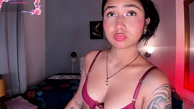 KimTaylorW online show from 05-26-26, 02:29