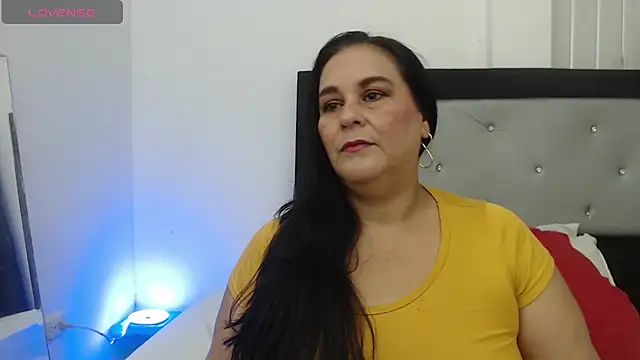 Sharlot curvy online show from 04-26-26, 07:33