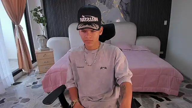 DylanRoyce  online show from 04-27-26, 12:58