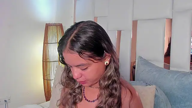 dulce lyraa1 online show from 05-08-26, 10:59