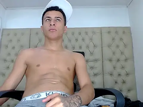 Hollmanhot online show from 02-28-26, 05:30