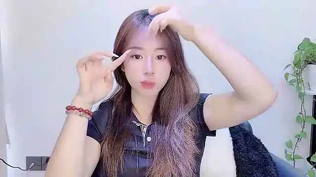 Snapshot of Baixi-01 chatting on 05-06-26, 04:19 Baixi-01 online show from 05-06-26, 04:19
