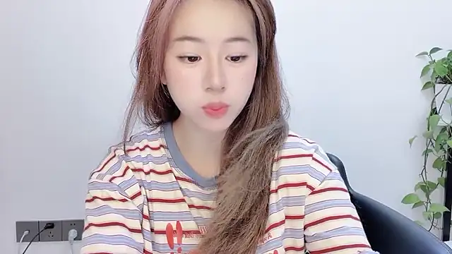 Snapshot of Baixi-01 chatting on 06-03-26, 02:33 Baixi-01 online show from 06-03-26, 02:33
