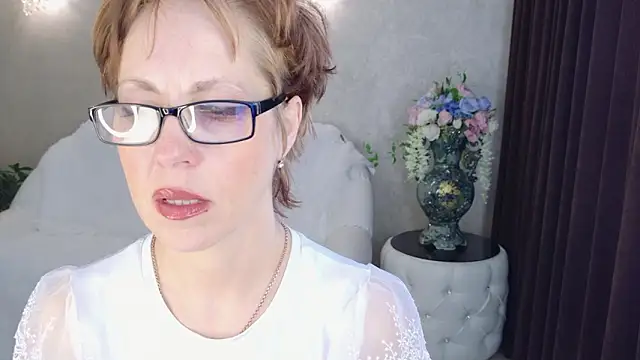 LioraWeiss online show from 03-05-26, 06:42