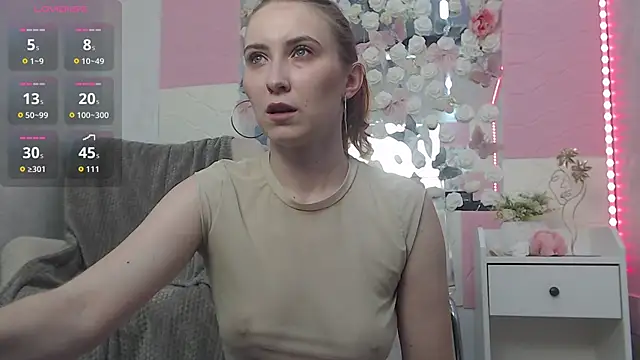 EmberLuna  online show from 06-18-26, 06:46