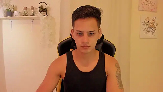 sexy andres01 online show from 04-13-26, 02:11