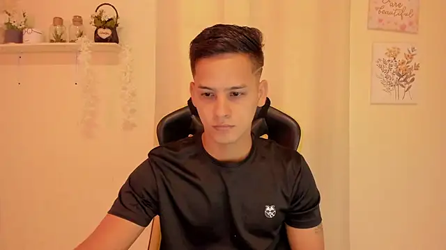 sexy andres01 online show from 04-25-26, 02:47