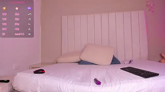 sophia walkett  online show from 04-24-26, 02:19