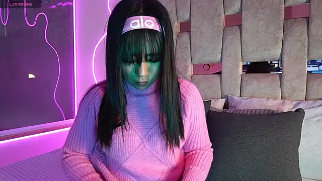 Petitte Mussa online show from 04-17-26, 03:20