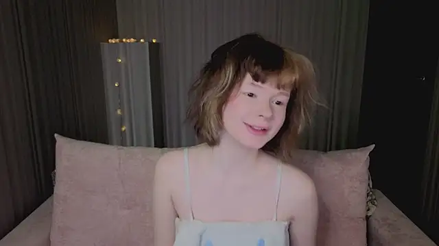 Snapshot of MikassaBowl chatting on 03-05-26, 09:05 MikassaBowl online show from 03-05-26, 09:05