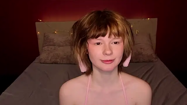 Snapshot of MikassaBowl chatting on 03-11-26, 02:06 MikassaBowl online show from 03-11-26, 02:06