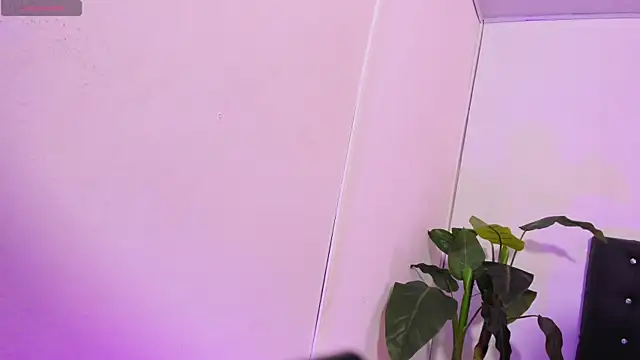 LINDSAY TAY online show from 04-21-26, 03:35