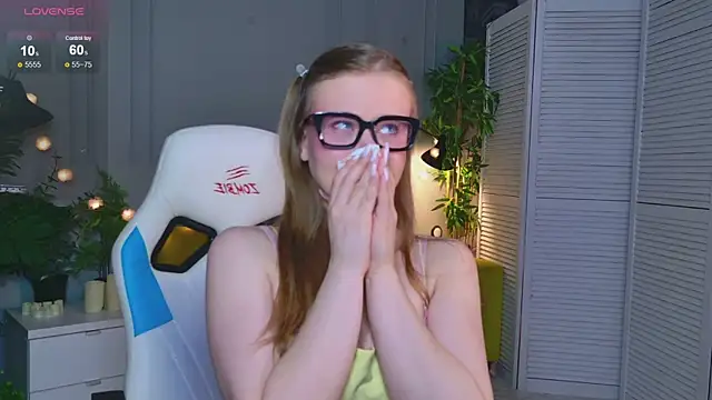 Sophie Peach  online show from 04-26-26, 02:48