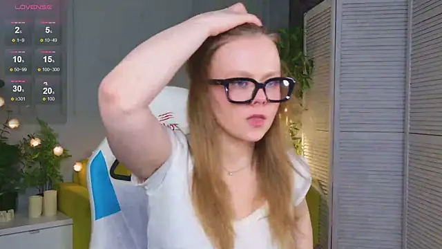 Sophie Peach  online show from 04-27-26, 02:37