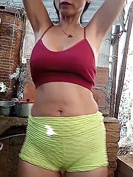 yuliitza4 online show from 06-10-26, 09:57