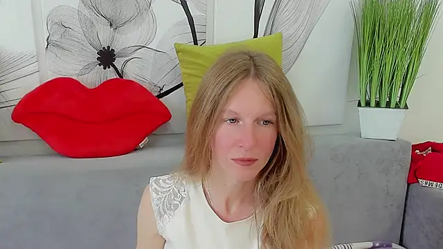 Mira XOo online show from 06-19-26, 01:59