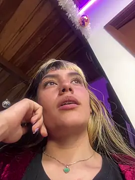 Sara 92 online show from 04-28-26, 06:02