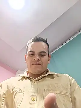 Snapshot of Edwin_Q chatting on 06-21-26, 03:42 Edwin Q online show from 06-21-26, 03:42