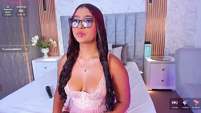 SofiiCruz online show from 04-24-26, 05:26