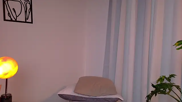 Mia Benett  online show from 08-01-26, 02:27