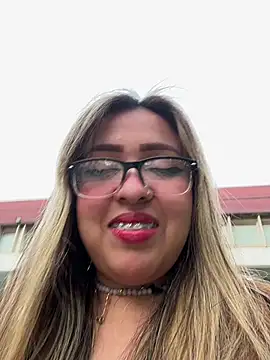 Moon Velvet  online show from 03-07-26, 10:51