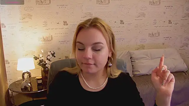 Snapshot of Glow_Margo chatting on 05-06-26, 03:02 Glow Margo online show from 05-06-26, 03:02