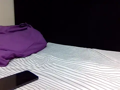 Snapshot of SlayNova chatting on 05-24-26, 04:12 SlayNova online show from 05-24-26, 04:12