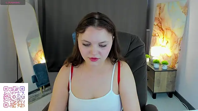 Snapshot of serinella_ chatting on 06-22-26, 01:52 serinella online show from 06-22-26, 01:52