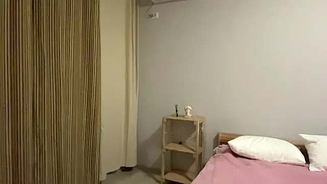 AliveCute online show from 04-23-26, 07:16