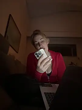 JuliaPrivat online show from 02-28-26, 11:06