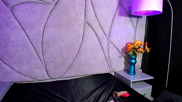 VeronicaCream  online show from 05-20-26, 04:29