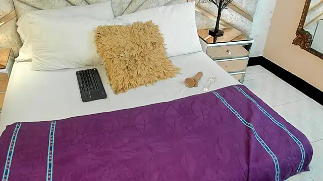 EmeelyMuller online show from 03-19-26, 04:05