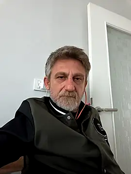 arelll34 online show from 04-05-26, 02:14