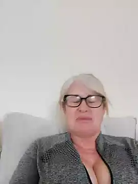 FlirtyFleur-x online show from 03-27-26, 11:43