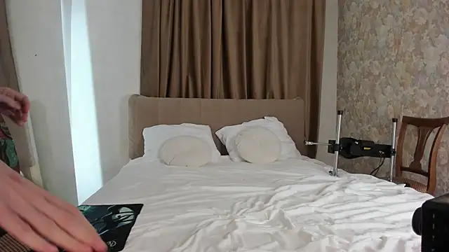 KaylaArt online show from 04-29-26, 07:12