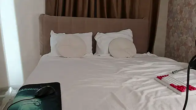 KaylaArt online show from 06-11-26, 12:14