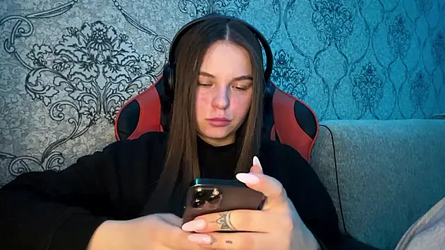 AkikoAnkrom online show from 03-10-26, 08:47