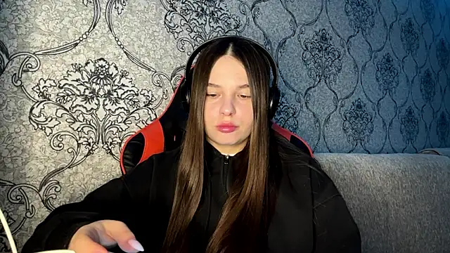 AkikoAnkrom online show from 03-11-26, 06:36