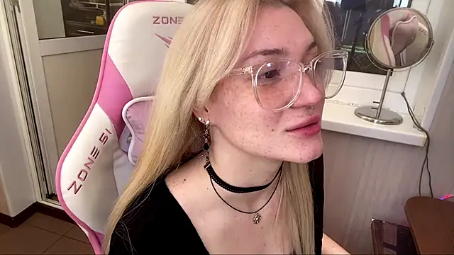 Snapshot of Just_Ash chatting on 03-01-26, 07:43 Just Ash online show from 03-01-26, 07:43