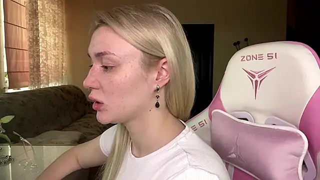 Snapshot of Just_Ash chatting on 03-07-26, 09:17 Just Ash online show from 03-07-26, 09:17