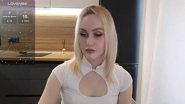 Bella Villen online show from 06-14-26, 10:50