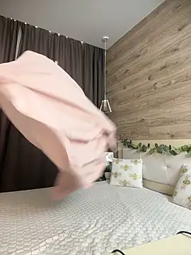 LunaVeyne online show from 03-05-26, 01:07