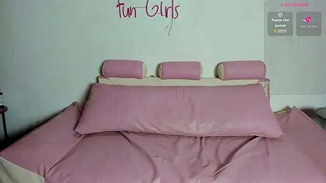 Cute hot 9 online show from 03-12-26, 03:29