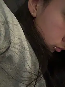 Snapshot of LilyRossi_ chatting on 06-19-26, 12:20 LilyRossi online show from 06-19-26, 12:20