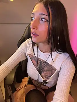 evabellee  online show from 03-17-26, 12:48