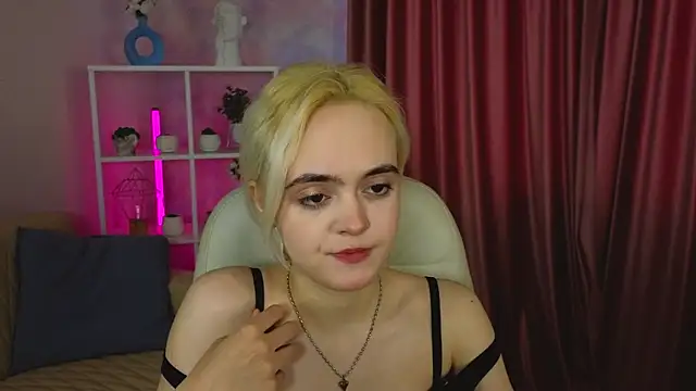 Bambi Bloom online show from 03-08-26, 01:48