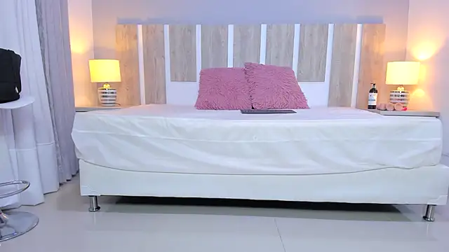 EmilySearss online show from 03-31-26, 07:25