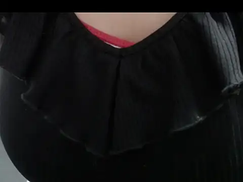 thalia perveertt online show from 04-19-26, 06:32