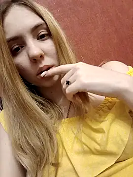 Snapshot of Prinseska27 chatting on 03-02-26, 07:54 Prinseska27 online show from 03-02-26, 07:54